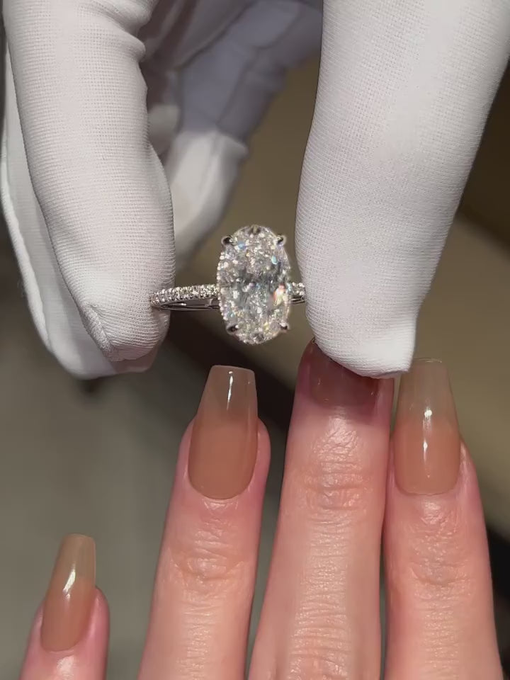 Oval Engagement Ring